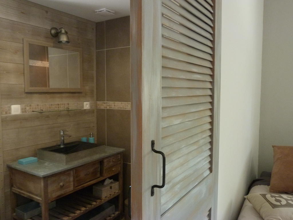 Les Persiennes Hotel Saintes Phòng bức ảnh